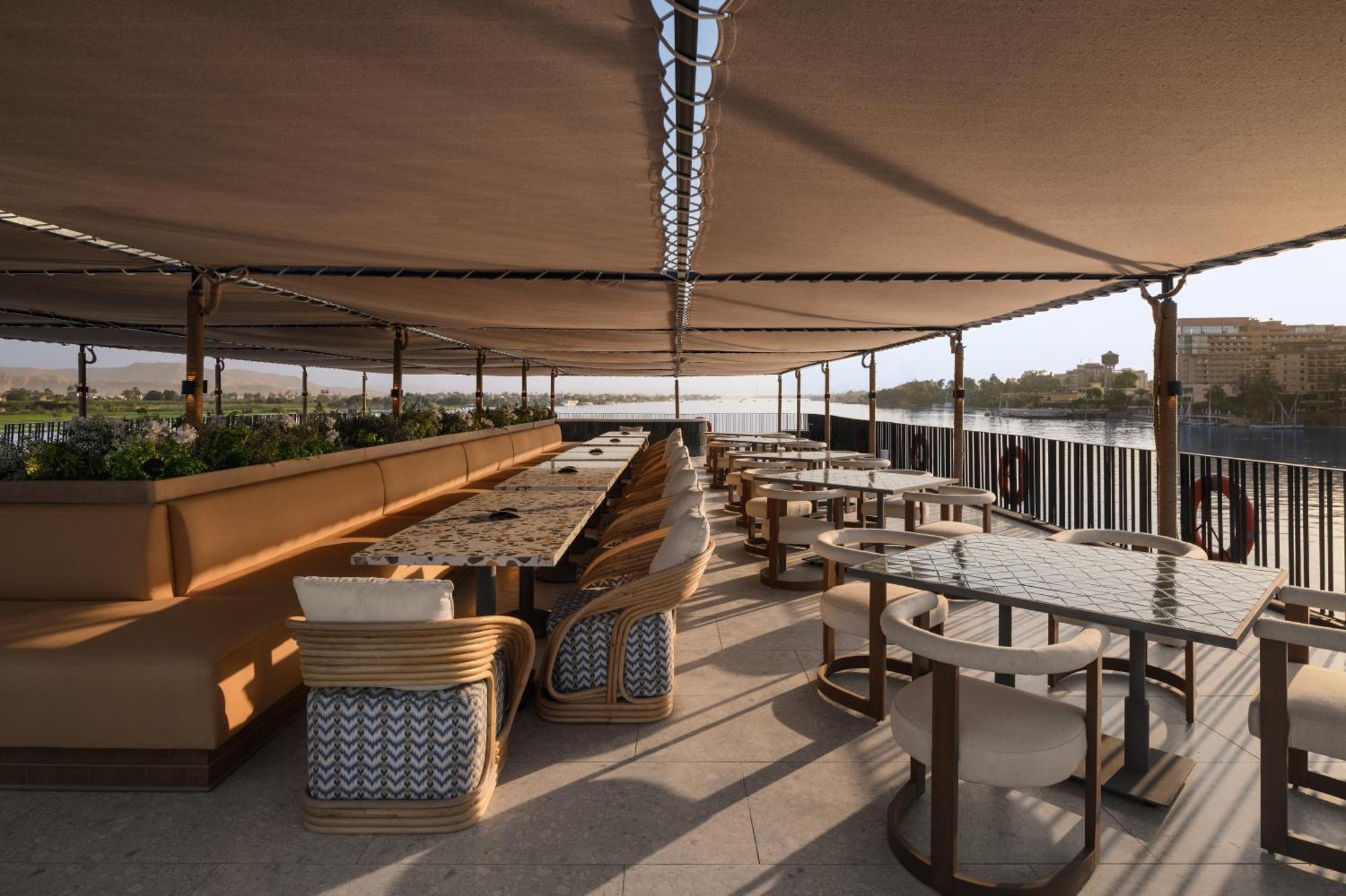 Soleil Nile Cruise - Every Monday From Luxor For 4 & 7 Nights, And Every Friday From Aswan For 3 & 7 Nights Kültér fotó