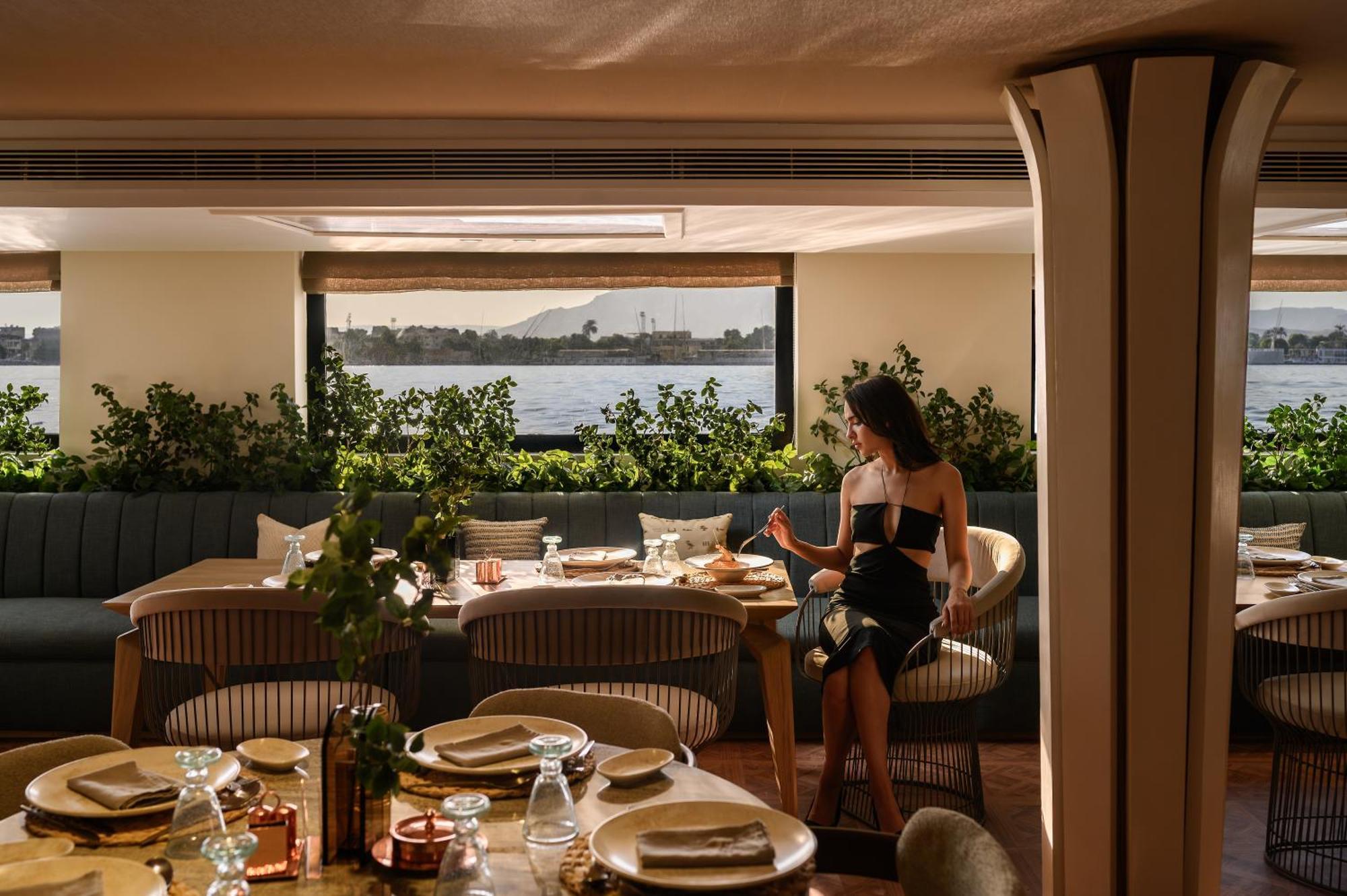 Soleil Nile Cruise - Every Monday From Luxor For 4 & 7 Nights, And Every Friday From Aswan For 3 & 7 Nights Kültér fotó