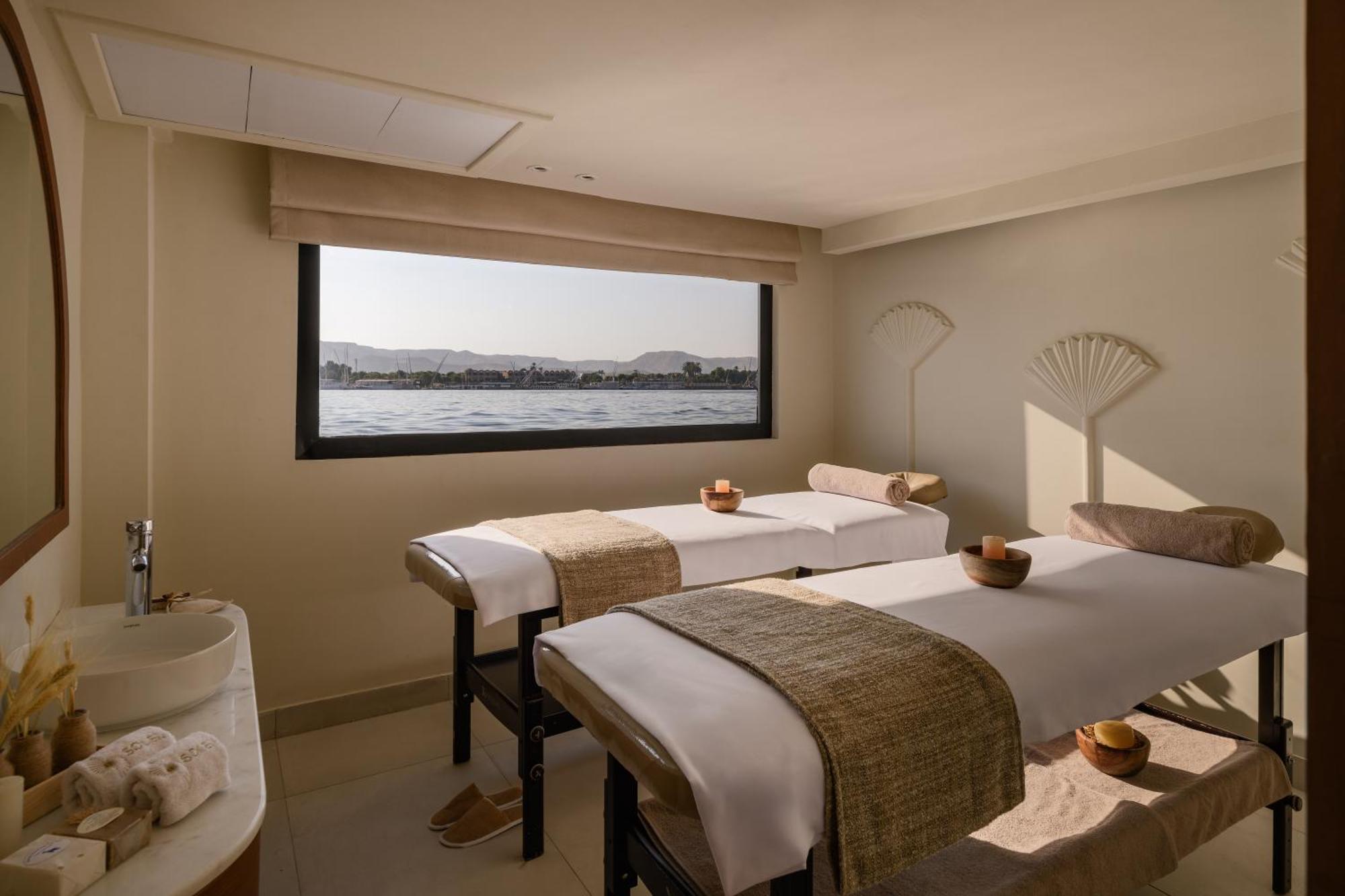 Soleil Nile Cruise - Every Monday From Luxor For 4 & 7 Nights, And Every Friday From Aswan For 3 & 7 Nights Kültér fotó