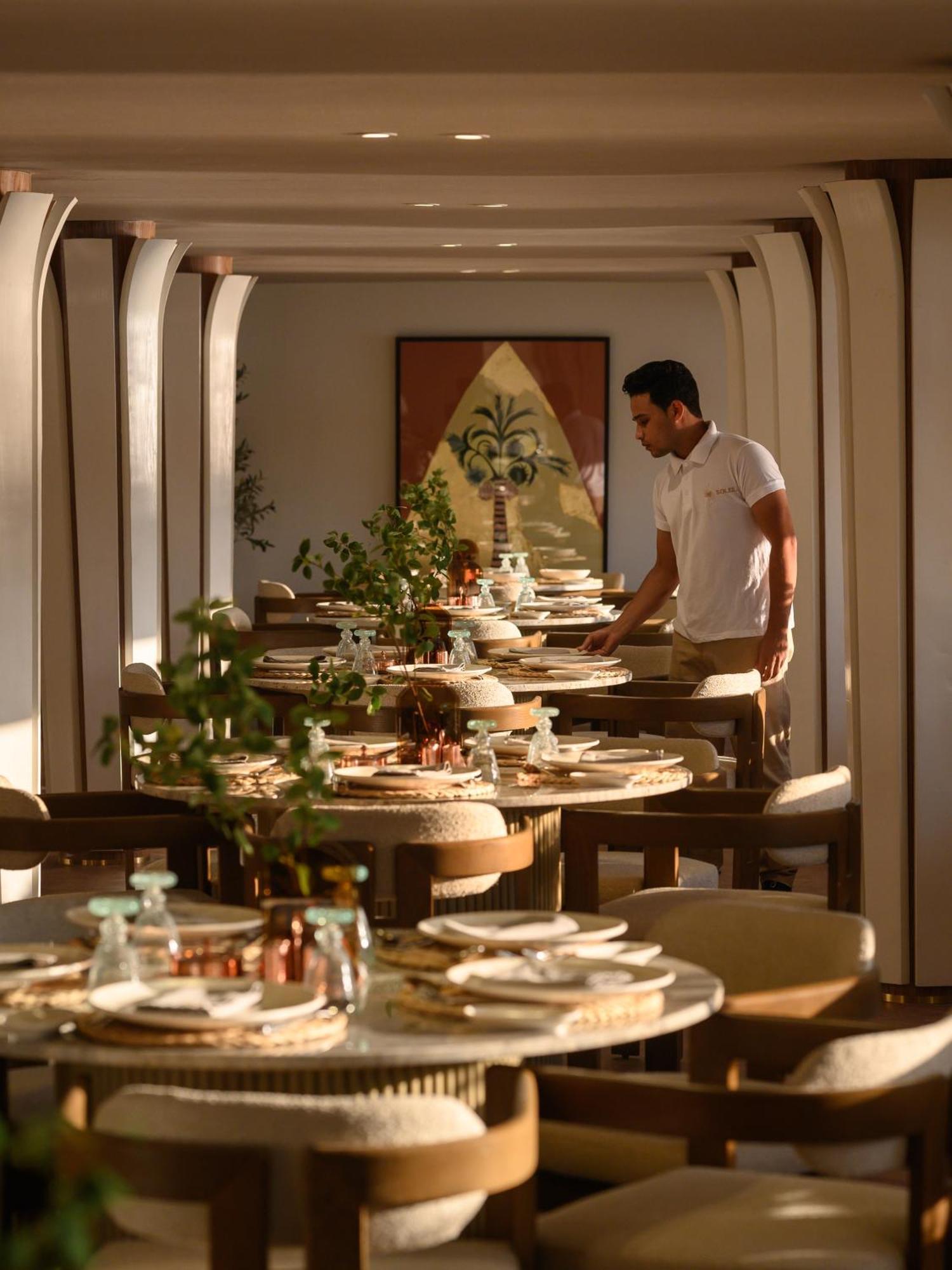 Soleil Nile Cruise - Every Monday From Luxor For 4 & 7 Nights, And Every Friday From Aswan For 3 & 7 Nights Kültér fotó